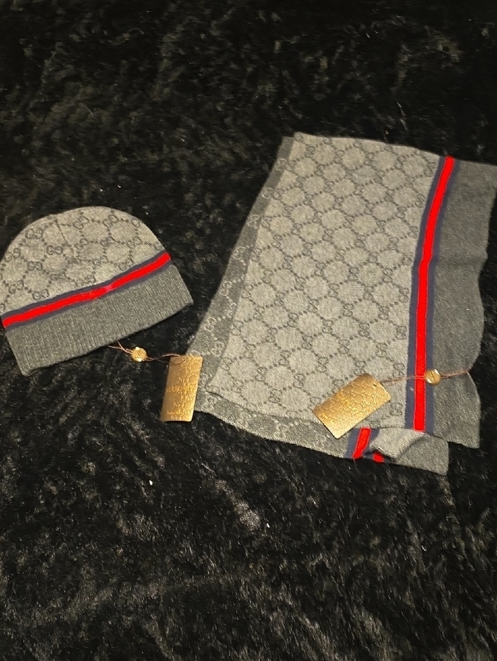 Gucci Gray GG Knit Beanie and Scarf with Red and Blue Stripe